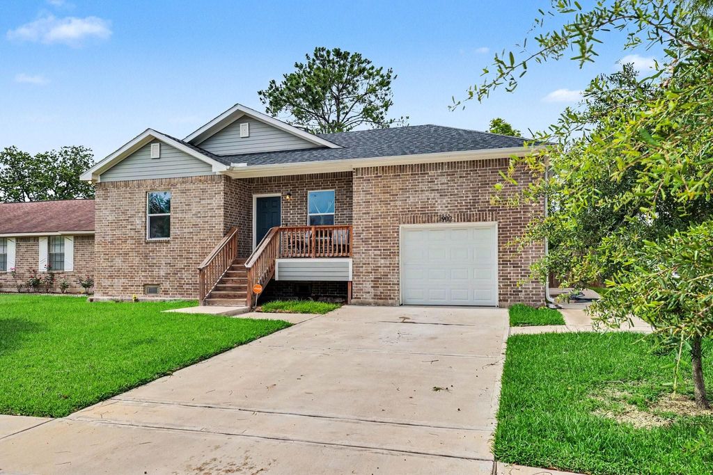 Photo of 2902 Skelton Drive, Houston, TX 77067 (MLS # 26494091)