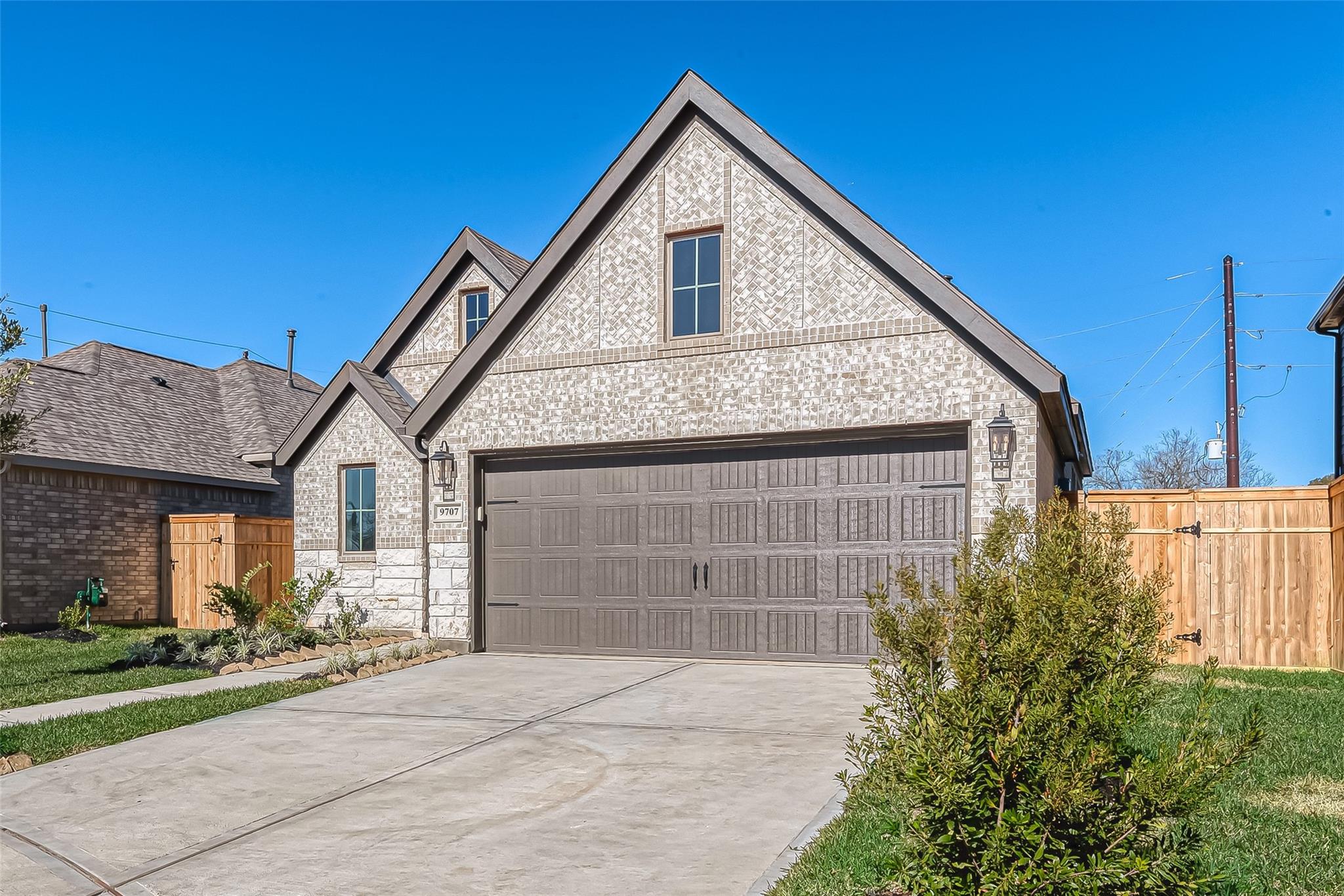 9707 Satsuma Path