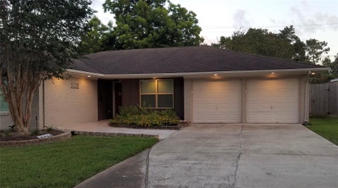Photo of 5739 Willowbend Boulevard, Houston, TX 77096 (MLS # 92057096)