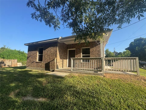 Photo of 314 S Justice Street, Texas City, TX 77591 (MLS # 74539186)