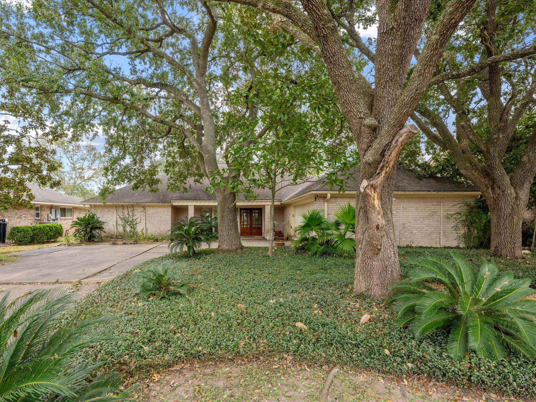 2719 E Pebble Beach Drive