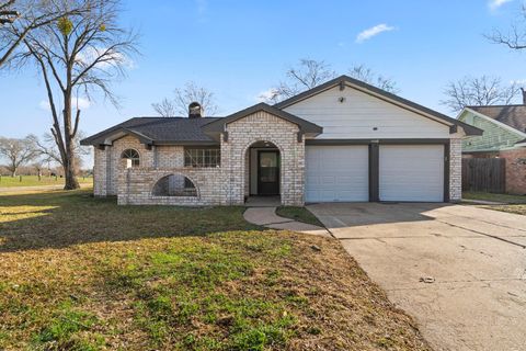 Photo of 15403 Blueridge Road, Houston, TX 77489 (MLS # 67652844)