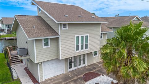 Homes For Sale - 1016 Redfish Street<br/> Hitchcock, TX 77563