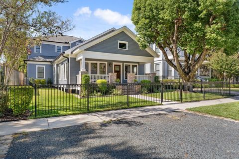 Photo of 525 Cortlandt Street, Houston, TX 77007 (MLS # 89752648) Photo of 525 Cortlandt Street, Houston, TX 77007 (MLS # 89752648)