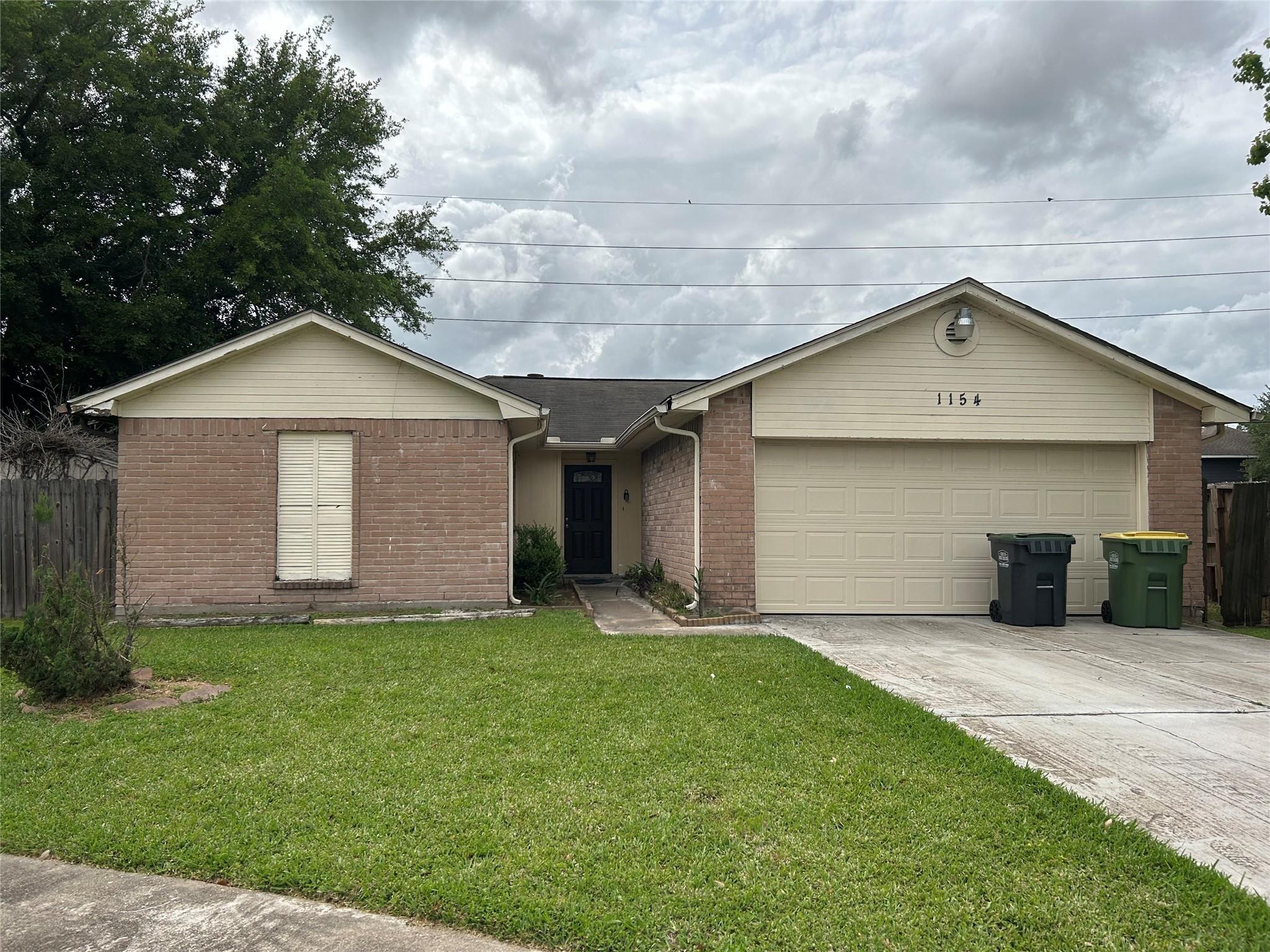 1154 W Brompton Drive