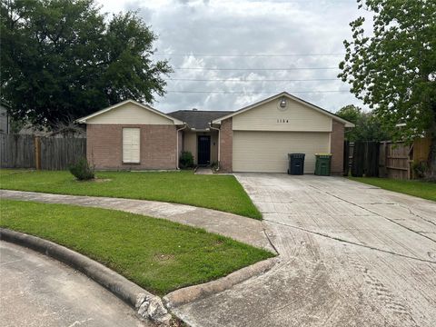 Photo of 1154 W Brompton Drive, Pearland, TX 77584 (MLS # 24526265)