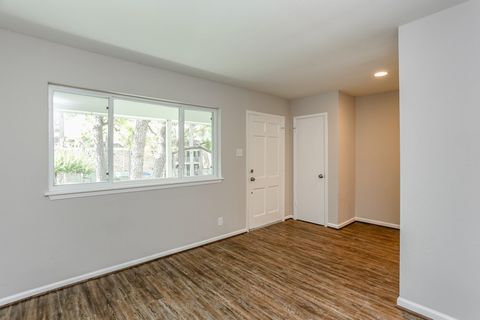 Photo of 4040 San Felipe Street #270, Houston, TX 77027 (MLS # 39625473)