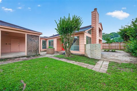 Photo of 12510 Sungate Lane, Houston, TX 77071 (MLS # 18679501)