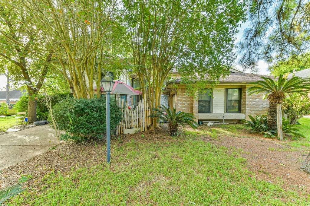Photo of 14703 La Rana Drive, Houston, TX 77083 (MLS # 42114994)
