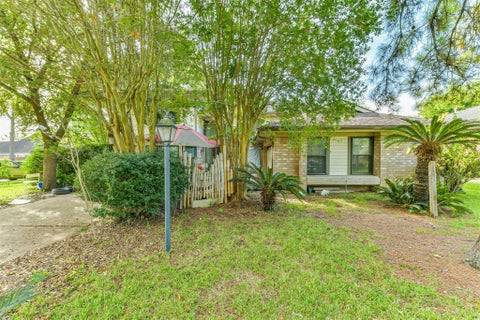 Photo of 14703 La Rana Drive, Houston, TX 77083 (MLS # 42114994)