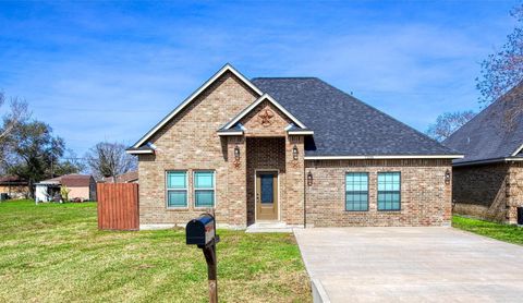 Homes For Sale - 1206 N Avenue L<br/> Freeport, TX 77541