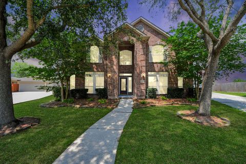 Photo of 4230 Waterwood Dr Drive, Baytown, TX 77521 (MLS # 10568903)