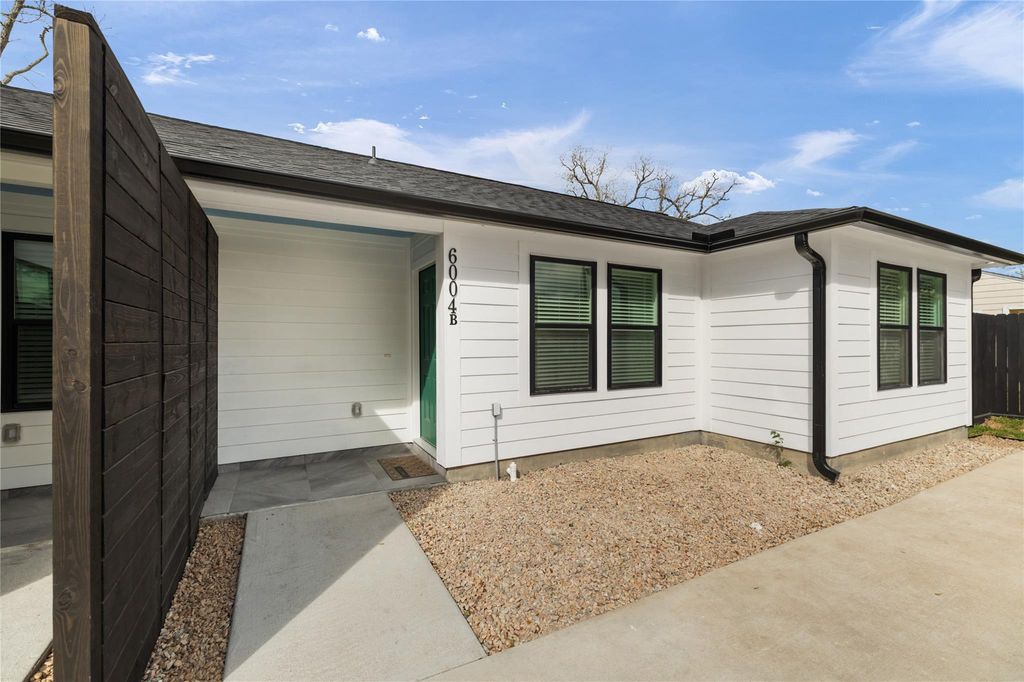 Photo of 6004 Bois D Arc Street #B, Houston, TX 77087 (MLS # 97501739)