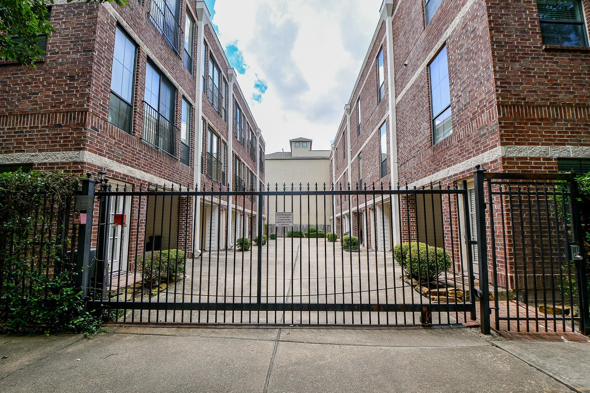 118 Mcgowen Street K