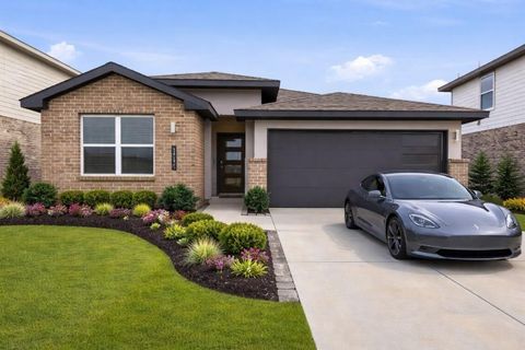 Photo of 19035 Denstone Cliff Way, Richmond, TX 77407 (MLS # 89390450)