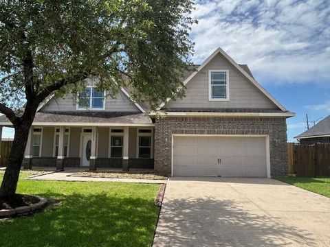Photo of 14006 Tobago Court, Mont Belvieu, TX 77523 (MLS # 8473751)