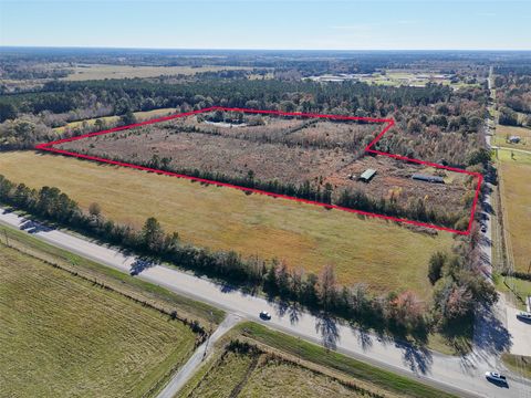 Photo of 824 County Road 2268, Cleveland, TX 77327 (MLS # 44025003)