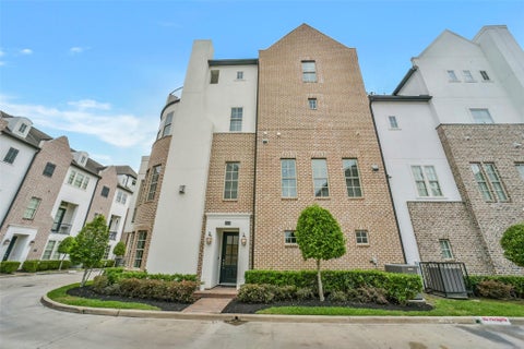 Homes For Sale - 2058 Fannin Station N<br/> Houston, TX 77045