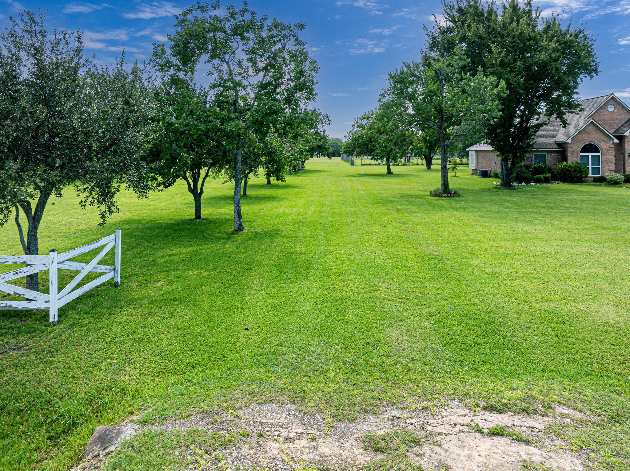2123 Lee Road