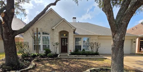 Photo of 2219 Lakewind Lane, League City, TX 77573 (MLS # 61082238)
