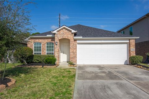 Photo of 12630 Silver Winter Trail, Houston, TX 77014 (MLS # 35479762)