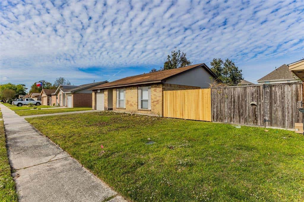 Photo of 10723 Thorncliff Drive, Humble, TX 77396 (MLS # 78260642)
