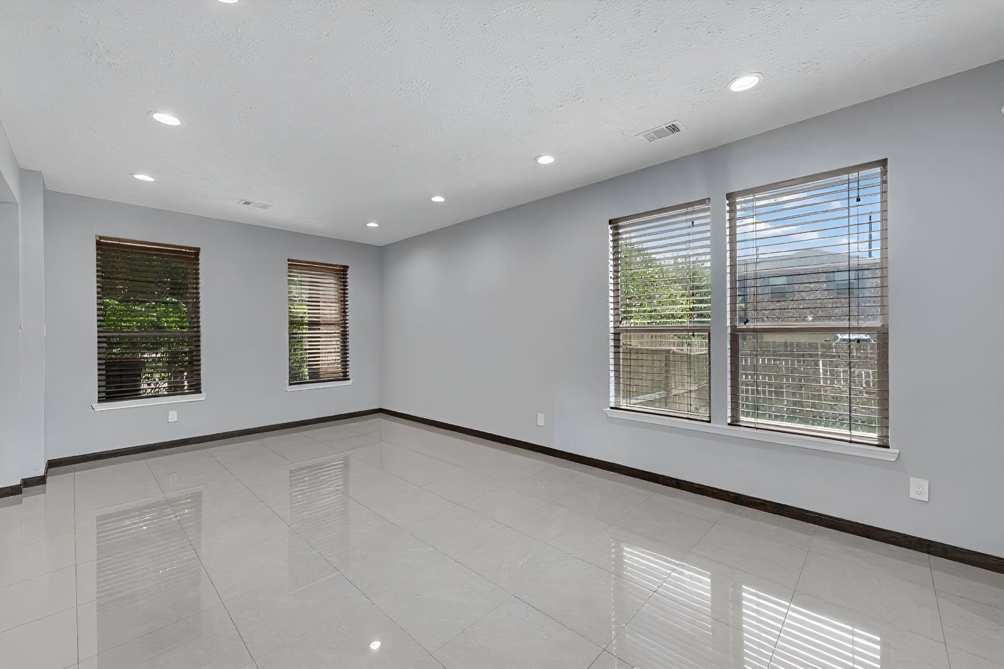 15203 Sienna Glen Court