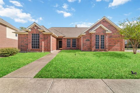 Photo of 6511 Mesa Vista Court, Houston, TX 77083 (MLS # 25048806)