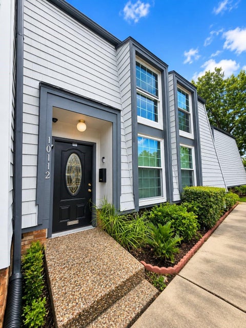 Photo of 10112 Beekman Place Drive, Houston, TX 77043 (MLS # 90621577)