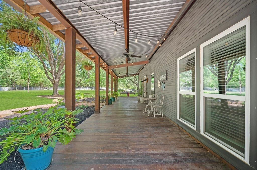 Photo of 1819 Little John Street, Montgomery, TX 77316 (MLS # 55437975)