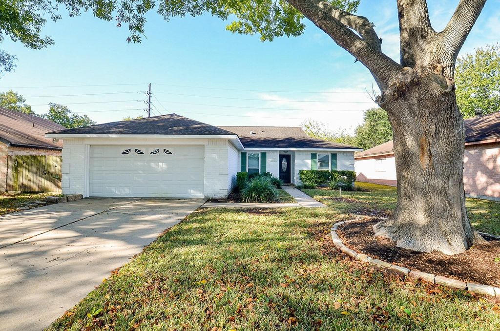 Photo of 16810 Rippling Mill Drive, Sugar Land, TX 77498 (MLS # 32713712)