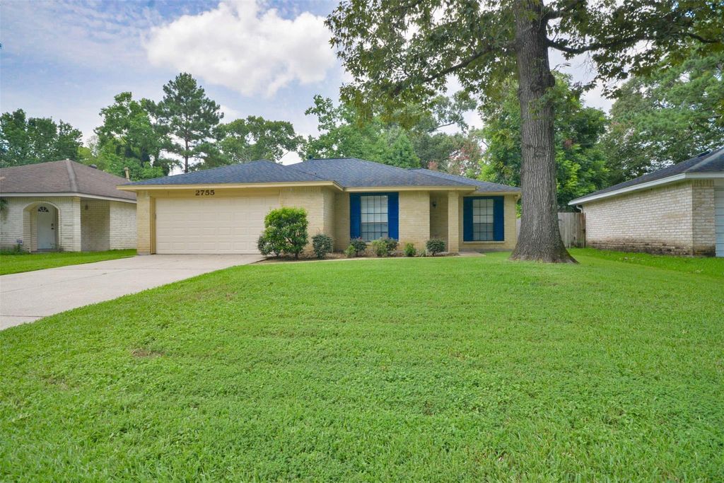 Photo of 2755 Foliage Green Drive, Houston, TX 77339 (MLS # 1025593)
