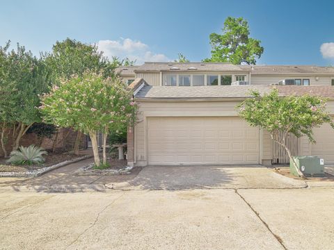 Photo of 12658 Briar Patch Drive, Houston, TX 77077 (MLS # 18876664)
