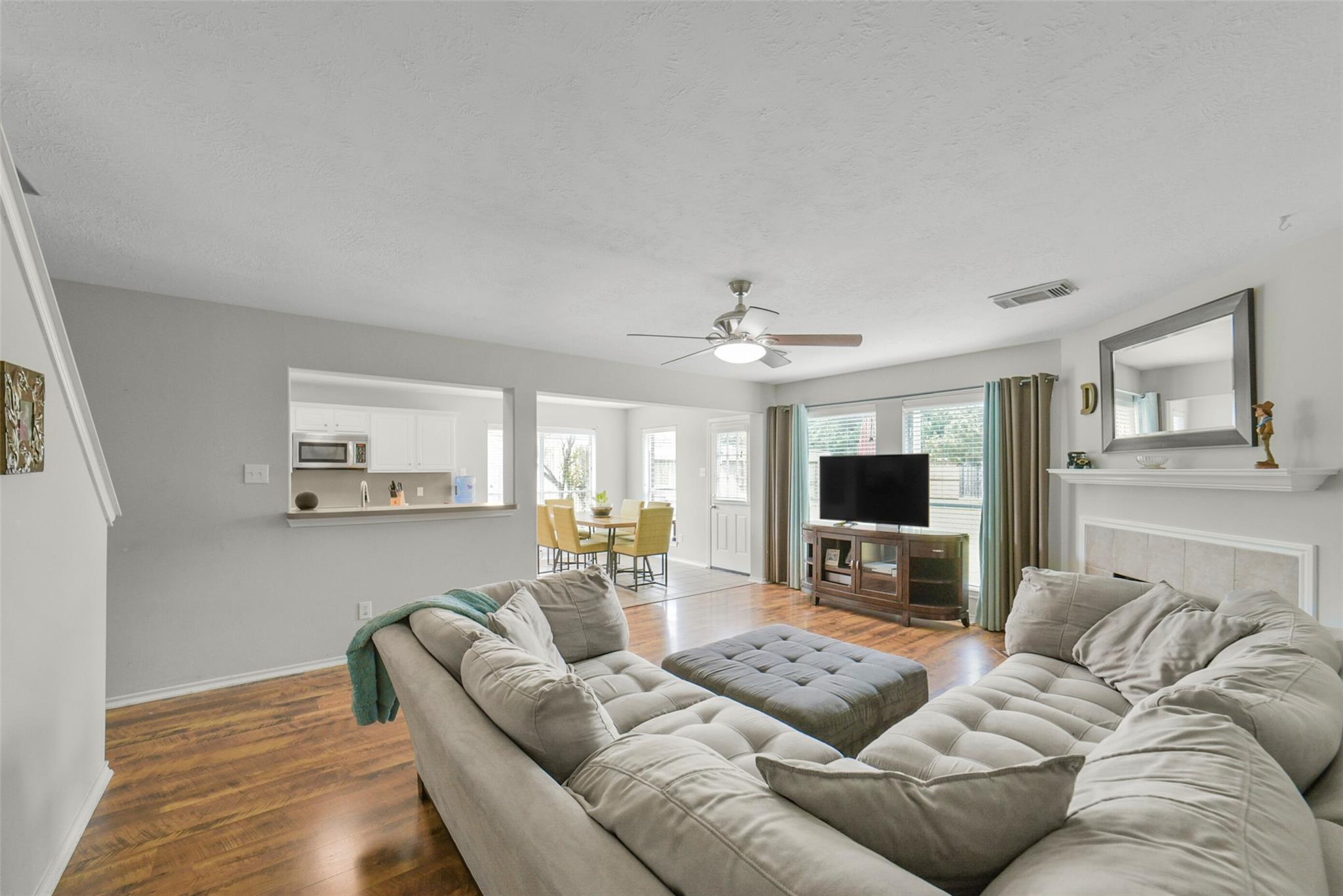 3238 Banksfield Court