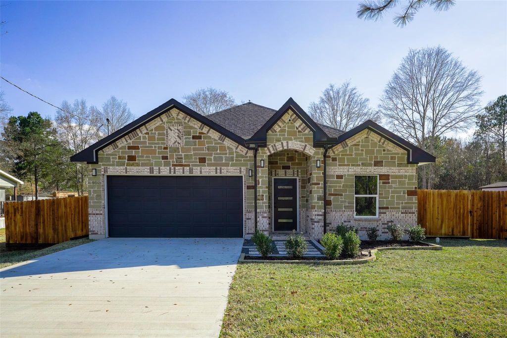 Photo of 408 County Rd 3414, Cleveland, TX 77327 (MLS # 69887678)