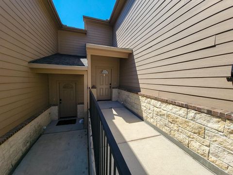 Photo of 136 Bolero Way Way, Huntsville, TX 77340 (MLS # 53594167)