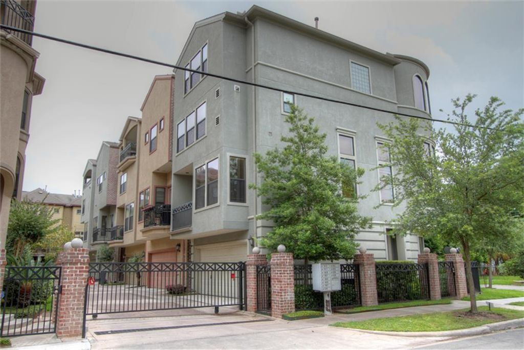 Photo of 622 Bomar Street, Houston, TX 77006 (MLS # 77518052)