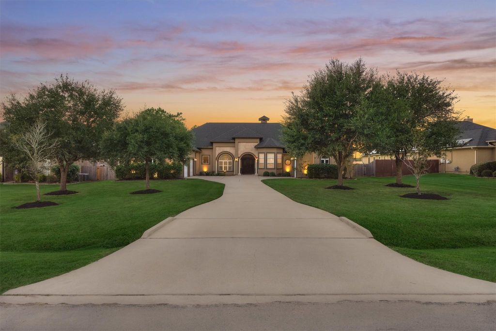 Photo of 18823 Quiet Water Way, Montgomery, TX 77356 (MLS # 20959223)
