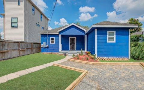 Homes For Rent - 2712 Link Road<br/> Houston, TX 77009