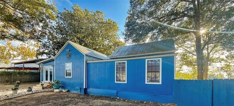 Photo of 841 S Loop 497, Brenham, TX 77833 (MLS # 17039877)
