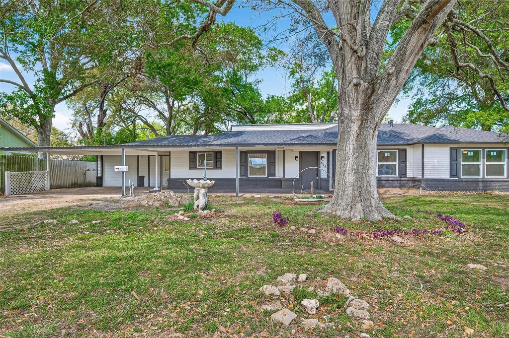 Photo of 815 Brooks Avenue, Rosenberg, TX 77471 (MLS # 34114760)