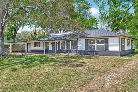 Photo of 815 Brooks Avenue, Rosenberg, TX 77471 (MLS # 34114760)