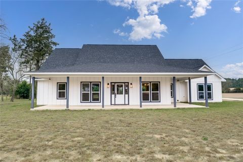 Photo of 595 Fm 2968, Grapeland, TX 75844 (MLS # 28530888)