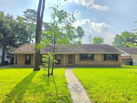 Photo of 626 Cherrybark Lane, Houston, TX 77079 (MLS # 54751377)