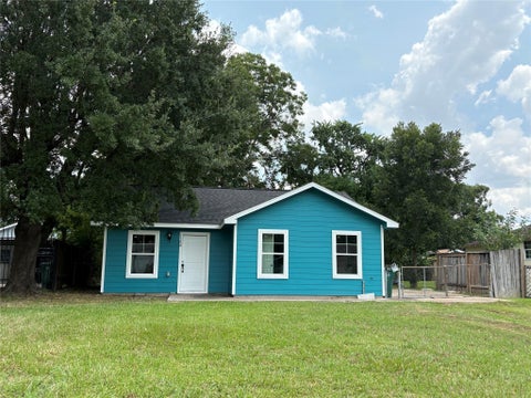 Photo of 1108 Jackson Avenue, Pasadena, TX 77506 (MLS # 89987833)