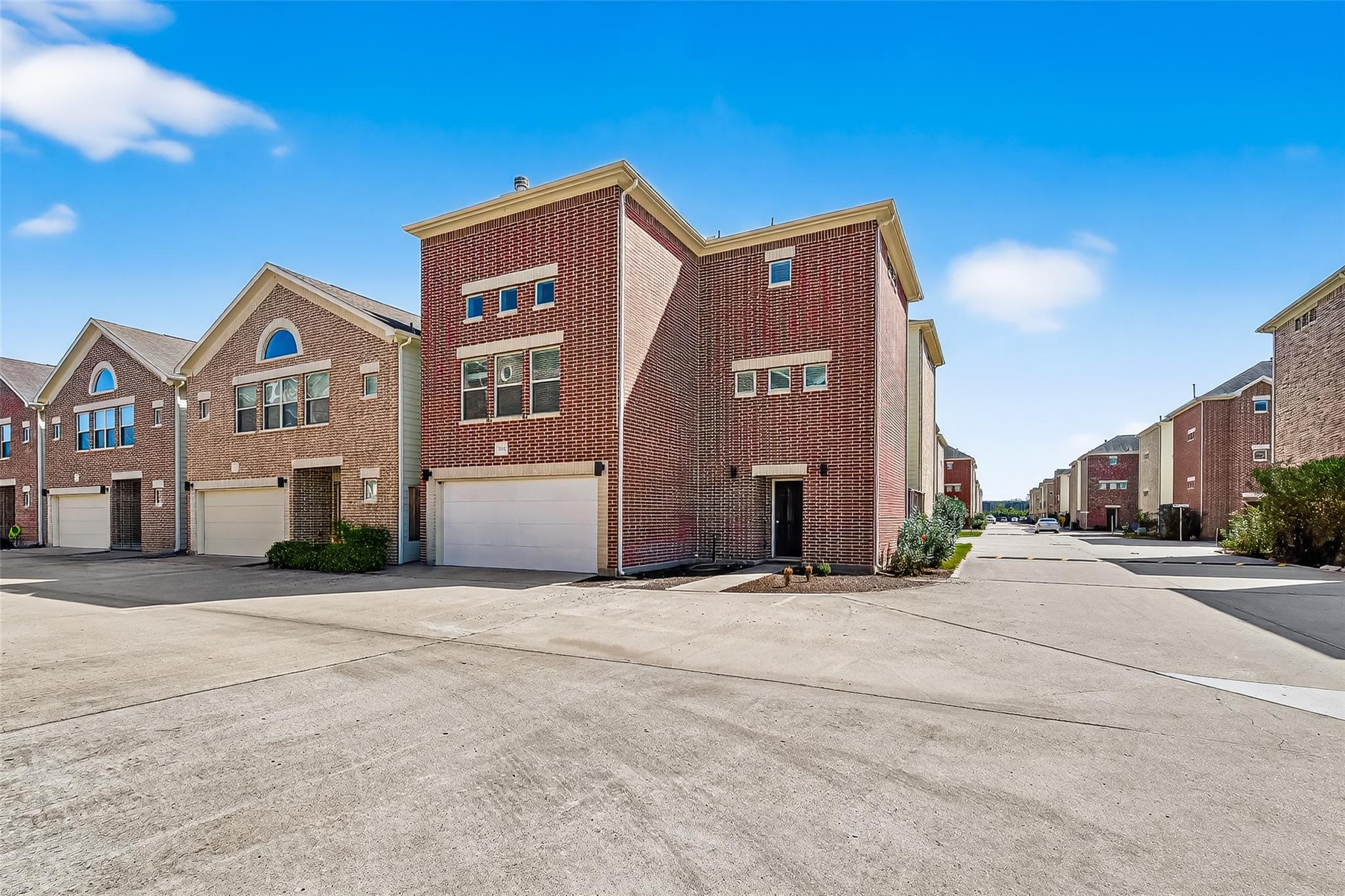 11511 Main Pine Drive