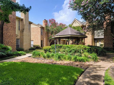 Photo of 1515 Sandy Springs Road #1903, Houston, TX 77042 (MLS # 71368411)