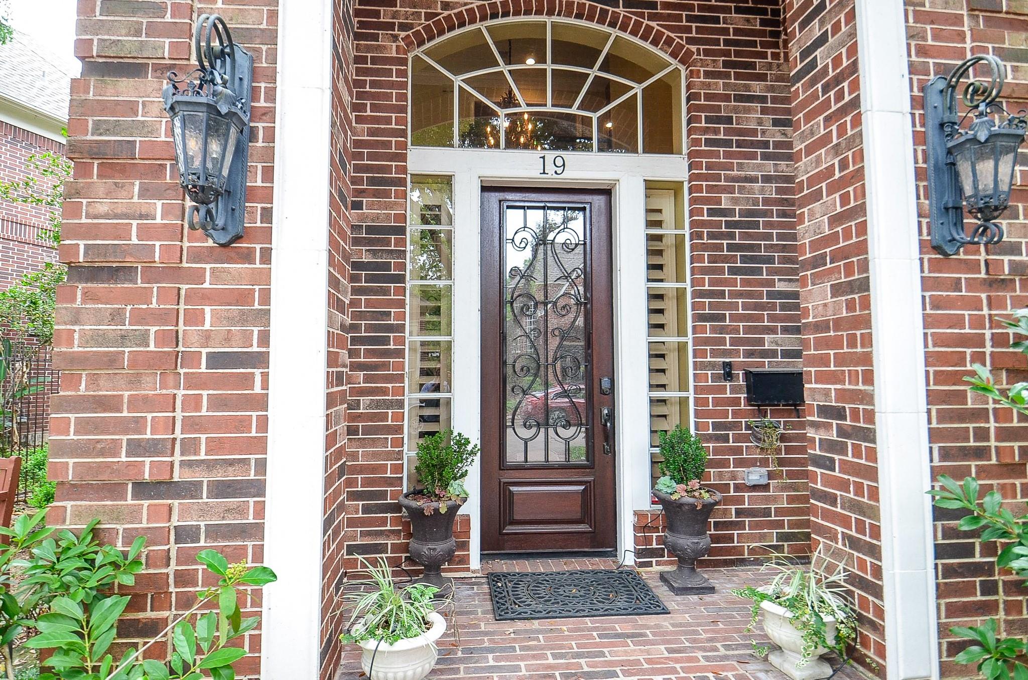19 Ambleside Crescent Drive