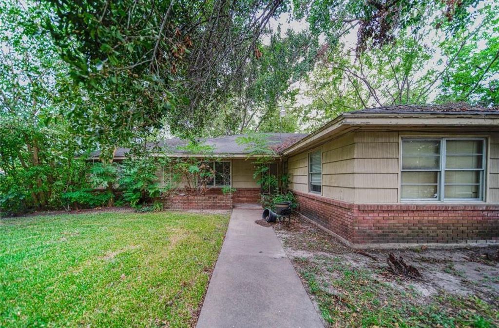 Photo of 7018 Alder Drive #1, Houston, TX 77081 (MLS # 36859582)