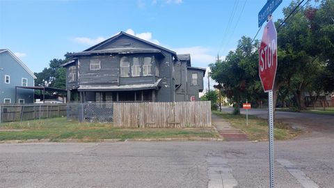 Photo of 202 Grace Street #4, Houston, TX 77003 (MLS # 10647821) Photo of 202 Grace Street #4, Houston, TX 77003 (MLS # 10647821)